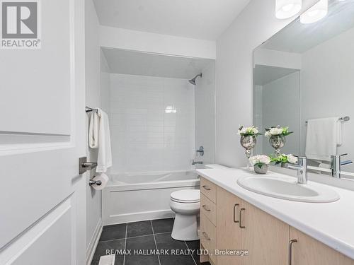 4023 Sixth Line, Oakville, ON - Indoor Photo Showing Bathroom