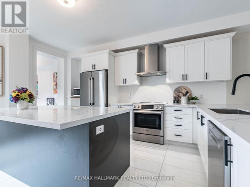 4023 Sixth Line, Oakville, ON - Indoor Photo Showing Kitchen With Upgraded Kitchen