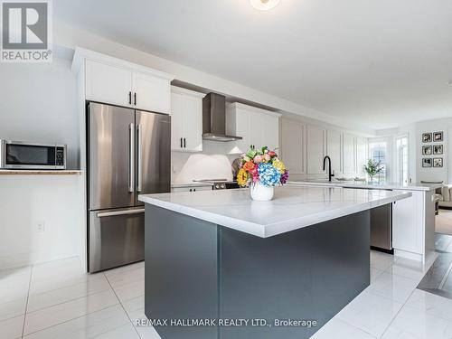 4023 Sixth Line, Oakville, ON - Indoor Photo Showing Kitchen With Upgraded Kitchen