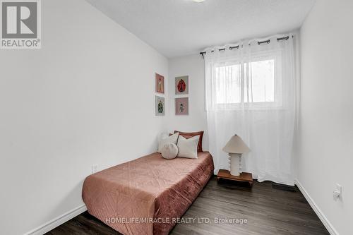 12 - 293 Limeridge Road W, Hamilton, ON - Indoor Photo Showing Bedroom