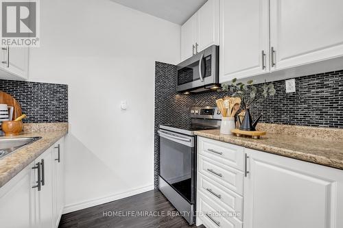 12 - 293 Limeridge Road W, Hamilton, ON - Indoor Photo Showing Kitchen