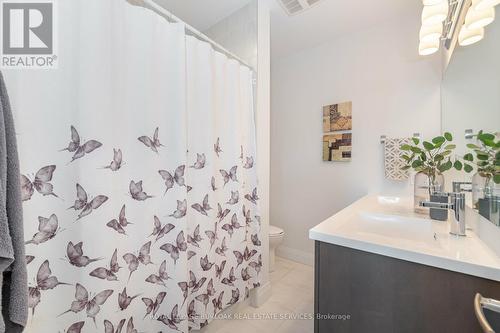 409 - 1 Redfern Avenue, Hamilton, ON - Indoor Photo Showing Bathroom