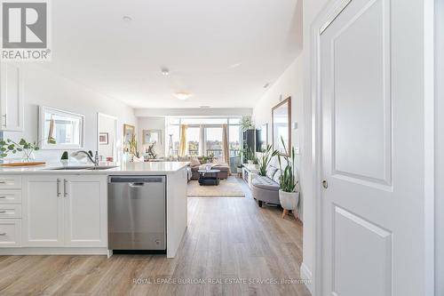 409 - 1 Redfern Avenue, Hamilton, ON - Indoor Photo Showing Kitchen