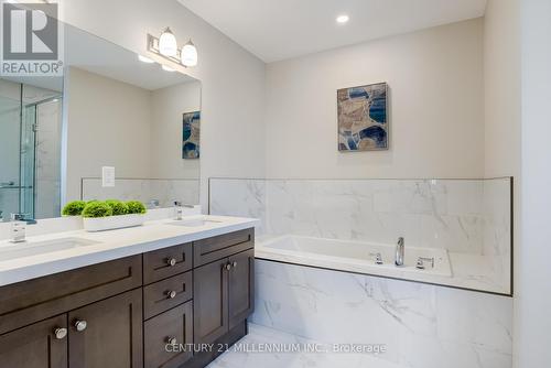 7387 Sherrilee Crescent, Niagara Falls, ON - Indoor Photo Showing Bathroom