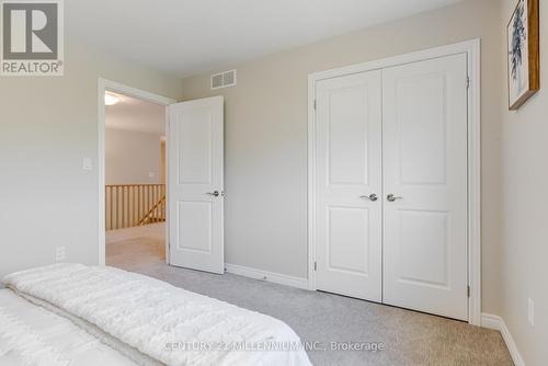 7387 Sherrilee Crescent, Niagara Falls, ON - Indoor Photo Showing Bedroom