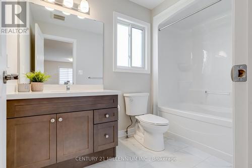 7387 Sherrilee Crescent, Niagara Falls, ON - Indoor Photo Showing Bathroom