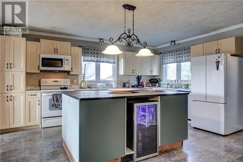 425 Langlois, Markstay-Warren, ON - Indoor Photo Showing Kitchen