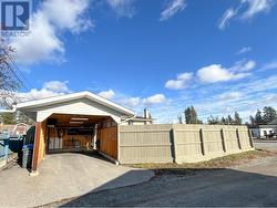 carport off the alley - 