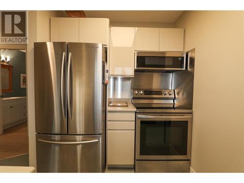 545 309Th Avenue, Kimberley, BC - Indoor Photo Showing Kitchen