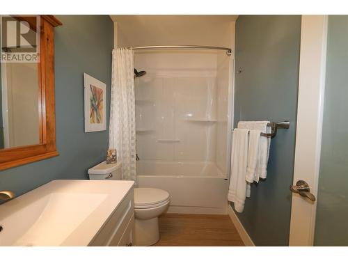 545 309Th Avenue, Kimberley, BC - Indoor Photo Showing Bathroom