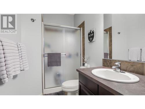 1904 Pineridge Mountain Link Unit# 12, Invermere, BC - Indoor Photo Showing Bathroom