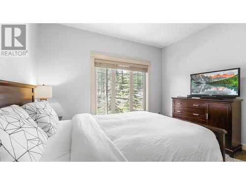 1904 Pineridge Mountain Link Unit# 12, Invermere, BC - Indoor Photo Showing Bedroom