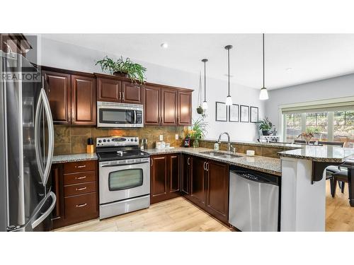 1904 Pineridge Mountain Link Unit# 12, Invermere, BC - Indoor Photo Showing Kitchen