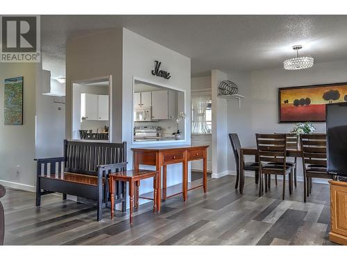 4203 15 Crescent, Vernon, BC - Indoor Photo Showing Dining Room