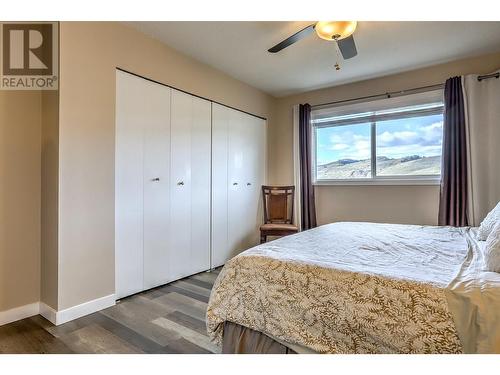 4203 15 Crescent, Vernon, BC - Indoor Photo Showing Bedroom