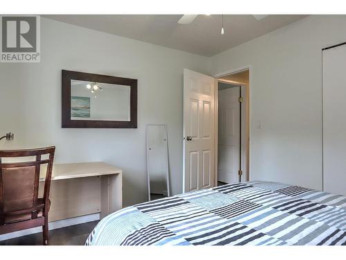 4203 15 Crescent, Vernon, BC - Indoor Photo Showing Bedroom