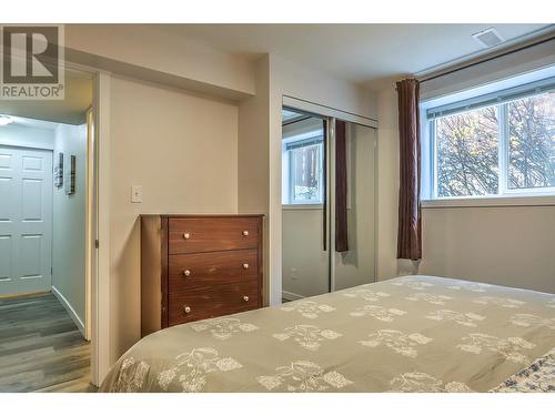 4203 15 Crescent, Vernon, BC - Indoor Photo Showing Bedroom