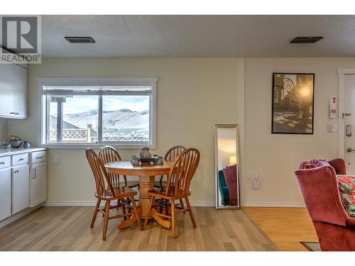 4203 15 Crescent, Vernon, BC - Indoor Photo Showing Dining Room