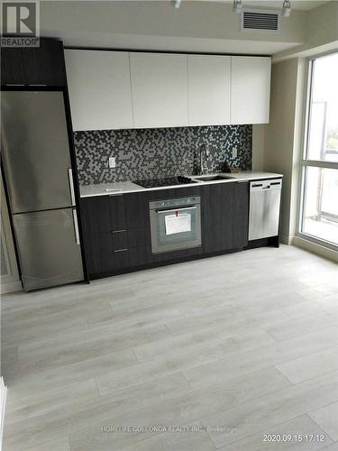 809 - 2 Sonic Way, Toronto, ON - Indoor Photo Showing Kitchen