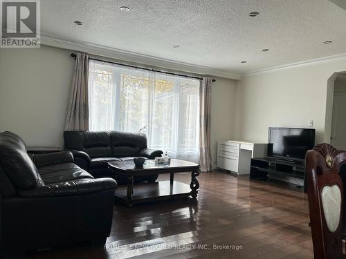 60 Transwell Avenue, Toronto, ON - Indoor Photo Showing Living Room