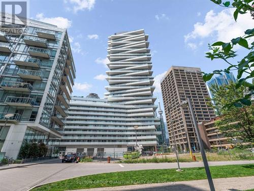 809 - 15 Queens Quay E, Toronto, ON - Outdoor With Balcony