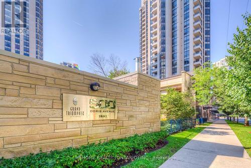 1723 - 500 Doris Avenue, Toronto, ON - Outdoor With Facade