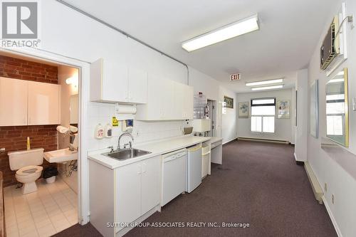 157 Gerrard Street E, Toronto, ON - Indoor Photo Showing Kitchen