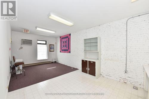 157 Gerrard Street E, Toronto, ON - Indoor Photo Showing Other Room