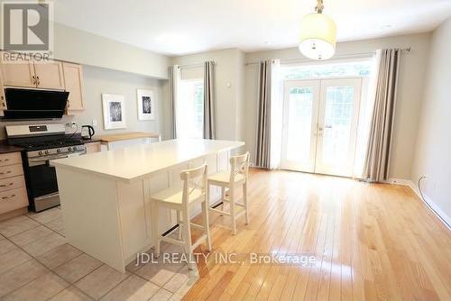 16 Crispin Court, Markham, ON - Indoor Photo Showing Kitchen