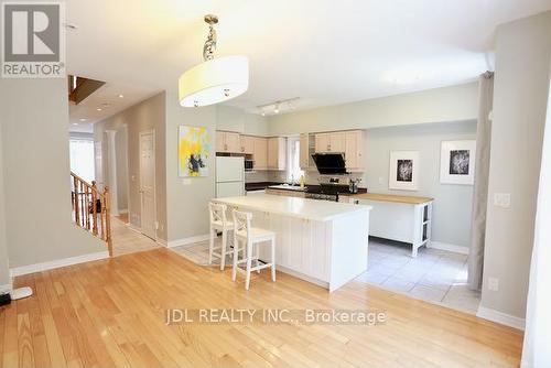 16 Crispin Court, Markham, ON - Indoor Photo Showing Kitchen