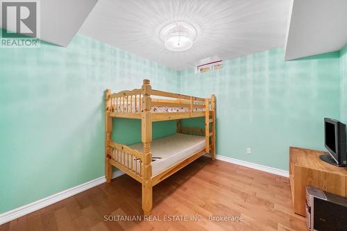 33 Alyssum Court, Richmond Hill, ON - Indoor Photo Showing Bedroom