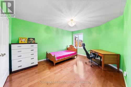 33 Alyssum Court, Richmond Hill, ON - Indoor Photo Showing Bedroom