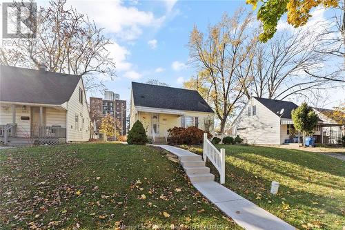 953 Lena Avenue, Windsor, ON - Outdoor With Deck Patio Veranda With Facade