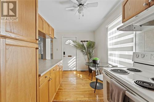 953 Lena Avenue, Windsor, ON - Indoor Photo Showing Kitchen