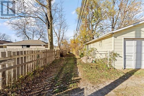 953 Lena Avenue, Windsor, ON - Outdoor