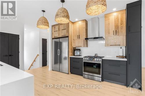 602 Telegraph Street, Alfred And Plantagenet, ON - Indoor Photo Showing Kitchen With Stainless Steel Kitchen