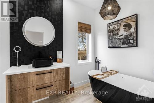 602 Telegraph Street, Alfred And Plantagenet, ON - Indoor Photo Showing Bathroom