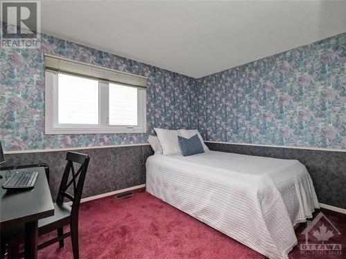 6337 Viseneau Drive, Ottawa, ON - Indoor Photo Showing Bedroom