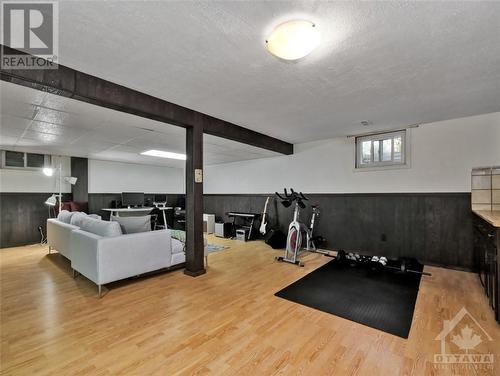 6337 Viseneau Drive, Ottawa, ON - Indoor