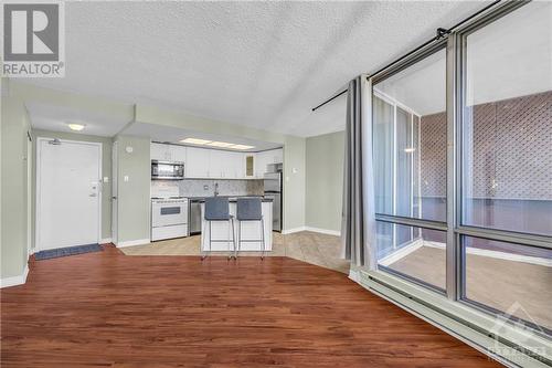 530 Laurier Avenue W Unit#1201, Ottawa, ON - Indoor