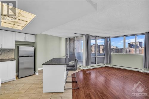 530 Laurier Avenue W Unit#1201, Ottawa, ON - Indoor Photo Showing Kitchen