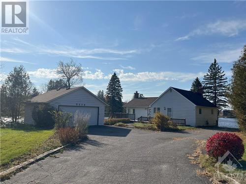 Front from driveway - 5328 Kilby Lane, Manotick, ON - Outdoor