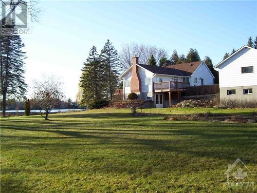 south side of house and garage - 5328 Kilby Lane, Manotick, ON - Outdoor