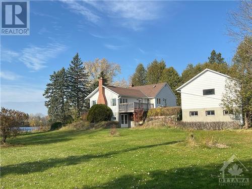 southeast side of house - 5328 Kilby Lane, Manotick, ON - Outdoor