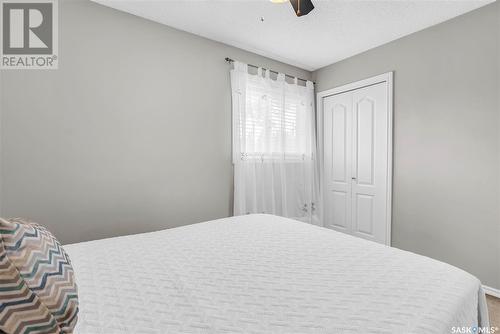 102B 1121 Mckercher Drive, Saskatoon, SK - Indoor Photo Showing Bedroom