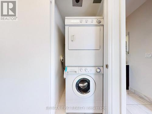 Ph308 - 770 Bay Street, Toronto, ON - Indoor Photo Showing Laundry Room