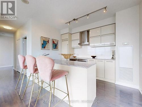 Ph308 - 770 Bay Street, Toronto, ON - Indoor Photo Showing Kitchen