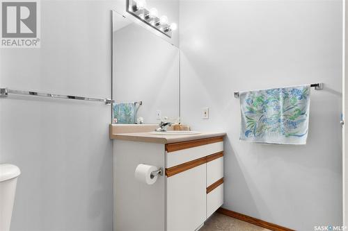 3103 Truesdale Drive E, Regina, SK - Indoor Photo Showing Bathroom