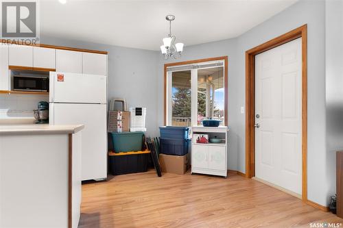 3103 Truesdale Drive E, Regina, SK - Indoor Photo Showing Kitchen