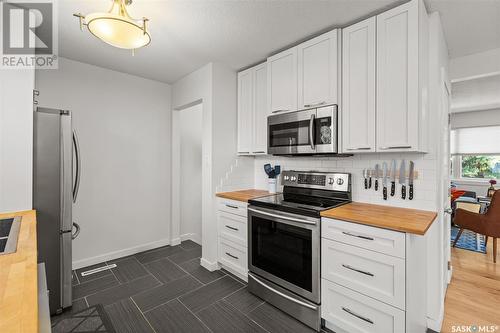 135 Middleton Crescent, Saskatoon, SK - Indoor Photo Showing Kitchen